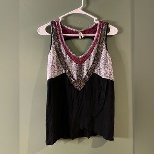 BKE Black and White Tank Top with Red and Brown Accents